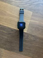Fitbit Versa Smartwatch schwarz mit Ladekabel