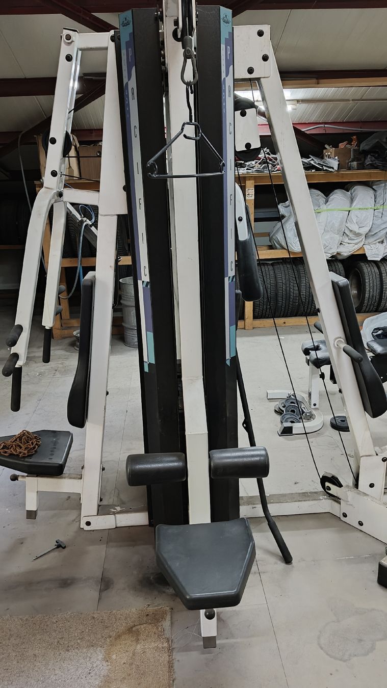 Vélos d'appartement: Kraftturm ( Bezahlung nur Bar) – D'occasion à wimmis par sas_2f2x 4