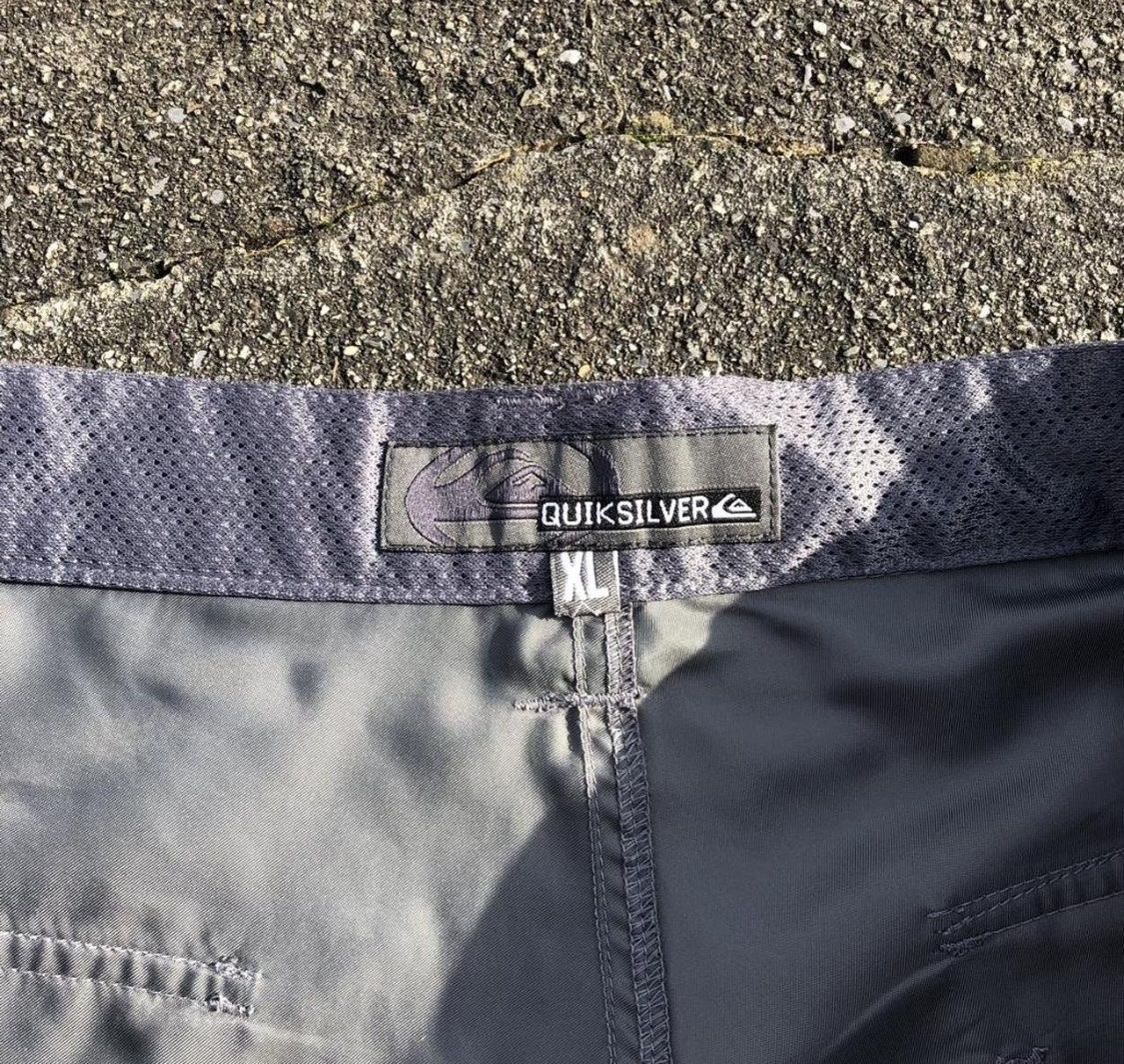 Billabong Pantaloni: retro Billabong shorts – Usato da Fribourg venduto da ann_l9b7 3