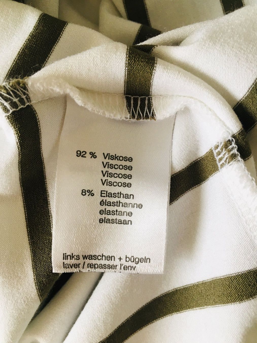 Magliette Polo: Neuwertiges Poloshirt weiss-olive – Usato da Bern venduto da Smile-2707 4