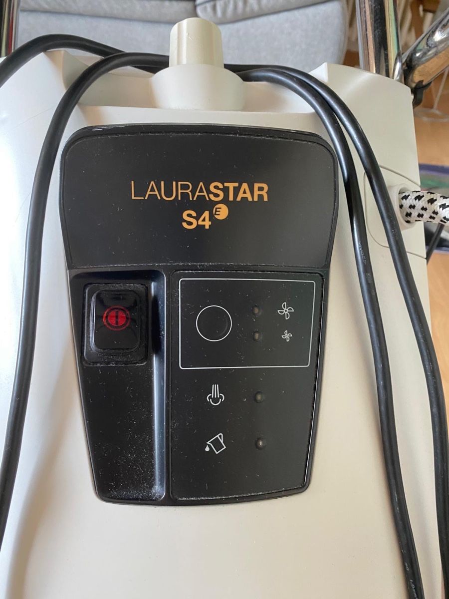 Laurastar Assi da stiro: Laura Star S4 Dampfbügelstation – Usato da Stein AG venduto da Amic_5275 2