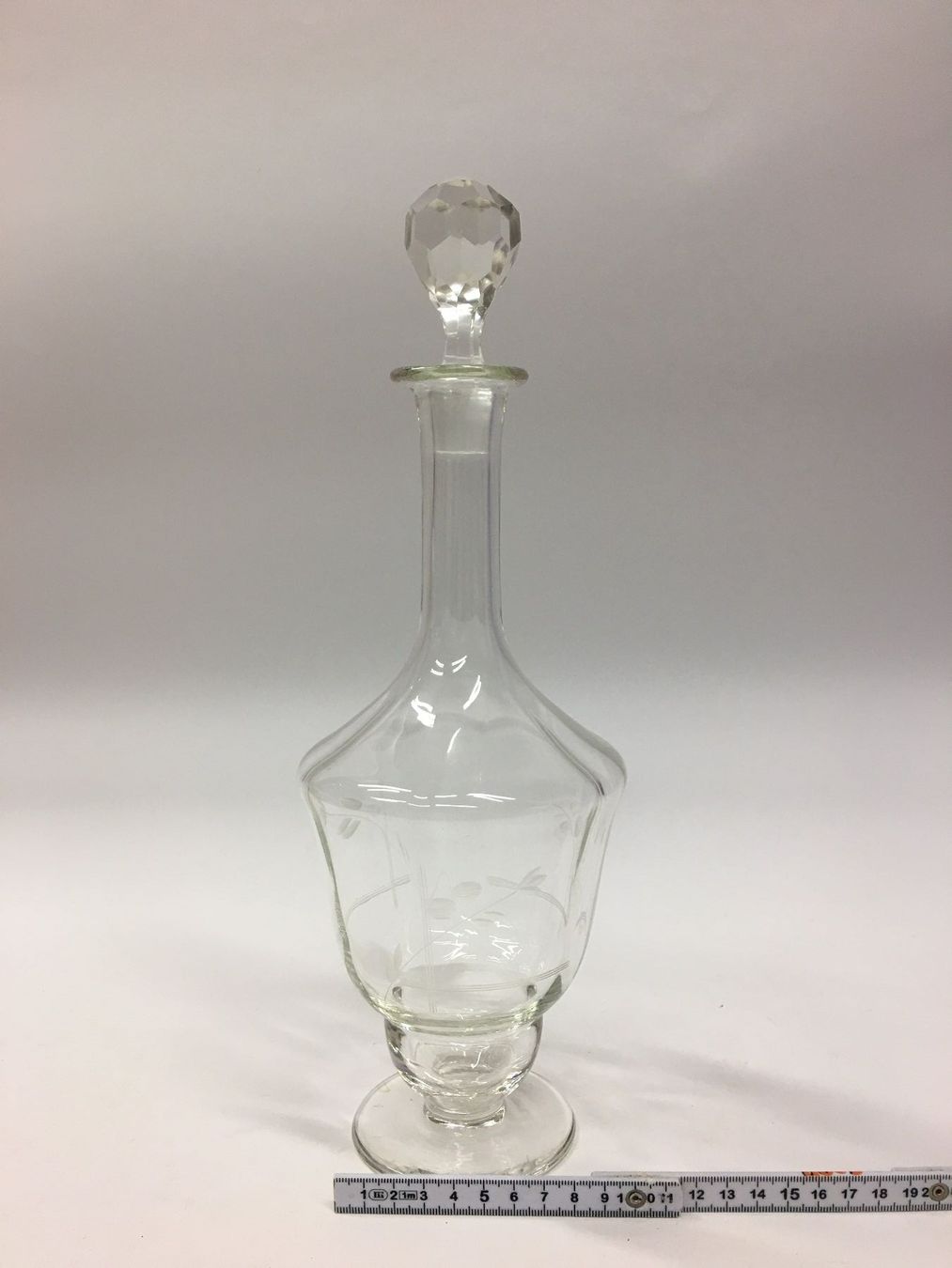 Carafes: Elegante Kristallkaraffe mit Blumenmuster – D'occasion à Olten par ELHANDEL 7