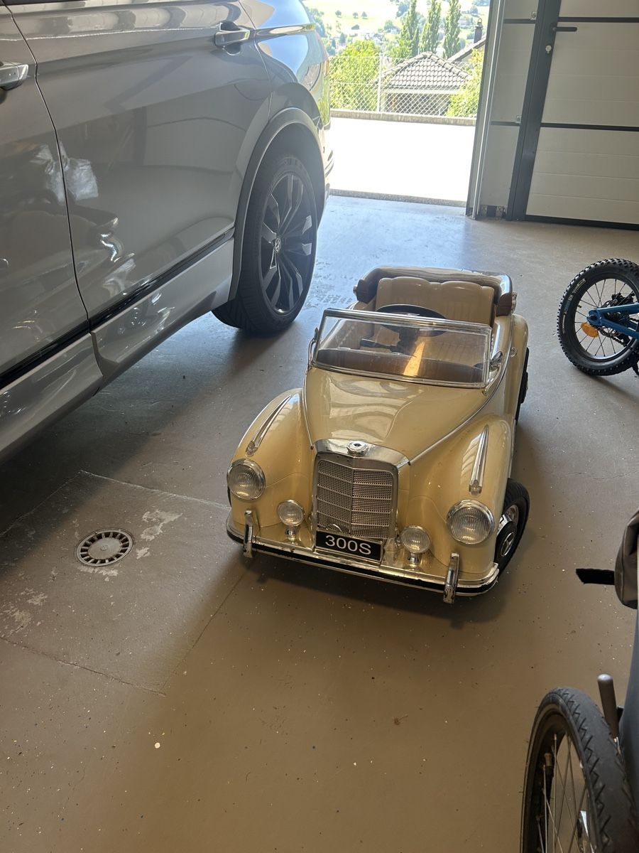 Fahrzeuge für Kinder: Mercedes 300s Kinder Elektroauto – Gebraucht aus Matzendorf von Fla5 5
