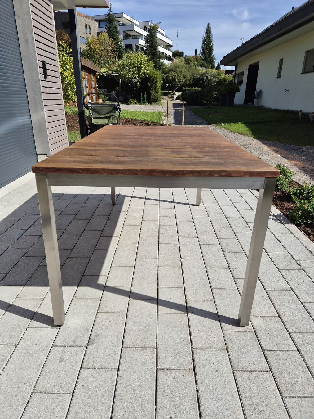 Tables: Gartentisch / greenline by ZEBRA – D'occasion à Adligenswil par SnoeggelsDR 2