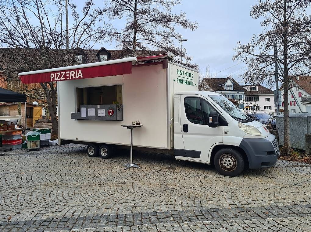 Pizzaofen: Pizzawagen mit Holzofen – Gebraucht aus Rüti ZH von sette01