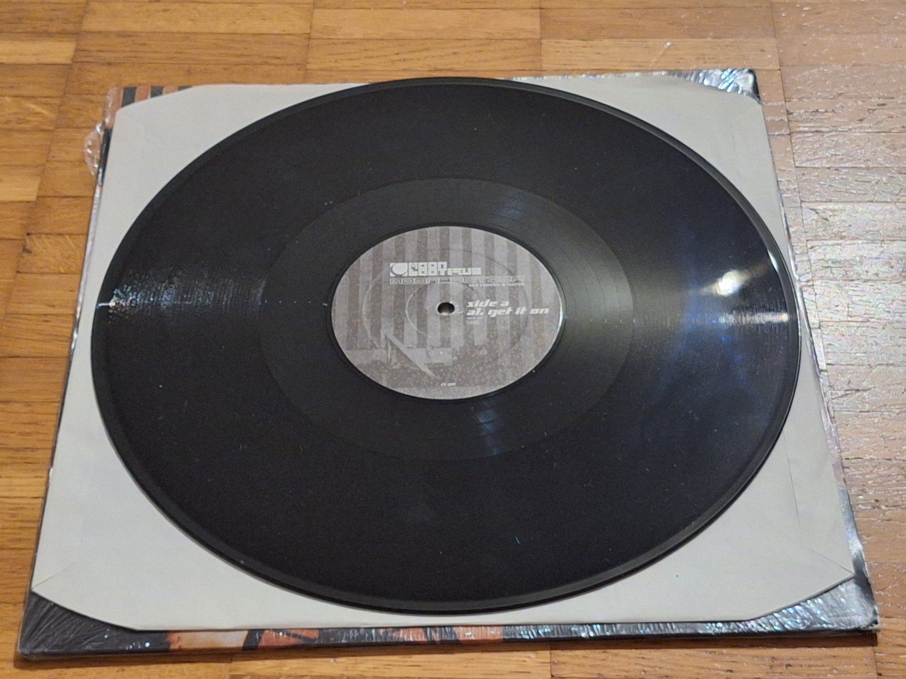 Dischi in vinile: Moonbootica, Get It On - 12" Maxi DE 2002 – Nuovo (secondo la descrizione) da Oberentfelden venduto da Musicud 2