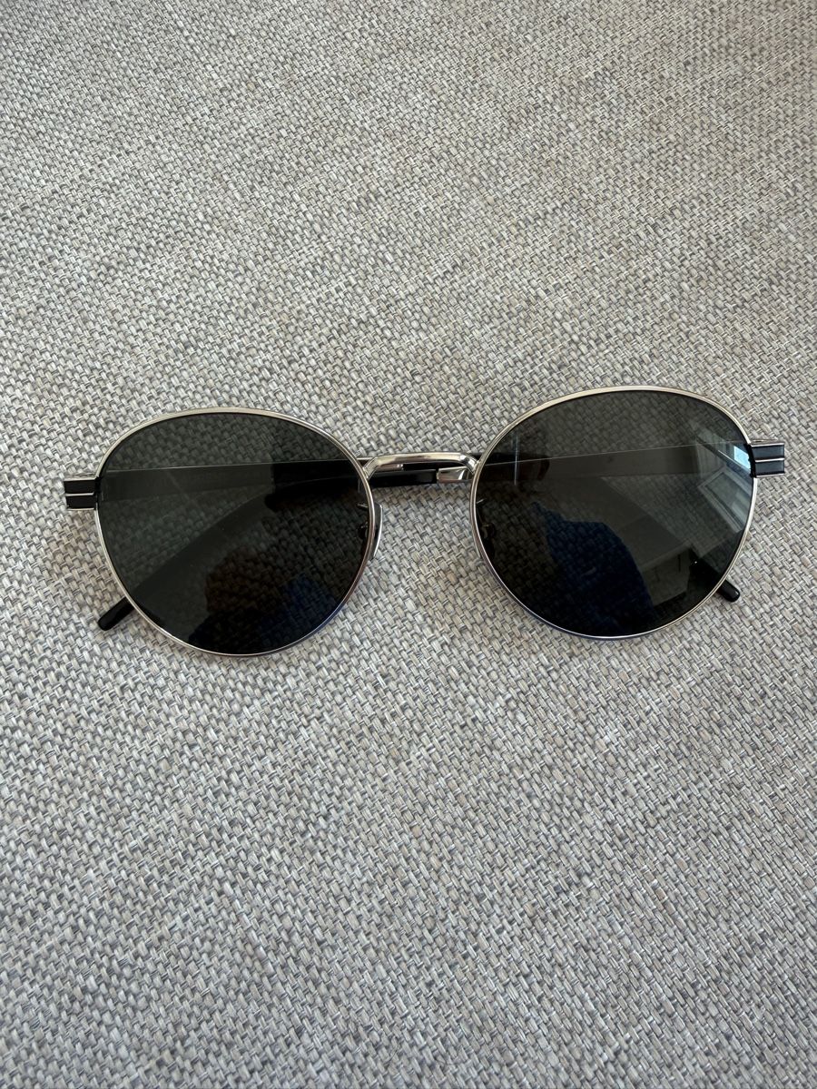 Saint Laurent Occhiali & Lenti: Yves Saint Laurent sunglasses – Usato da Zollikon venduto da ele_7bmr 1