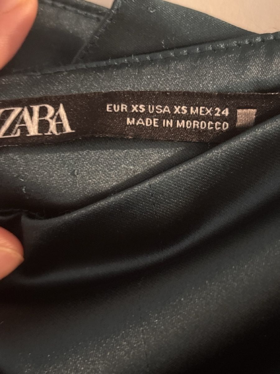 Zara Robes: Zara Satin-Kleid / XS – D'occasion à Buchs ZH par els_mgj9 3