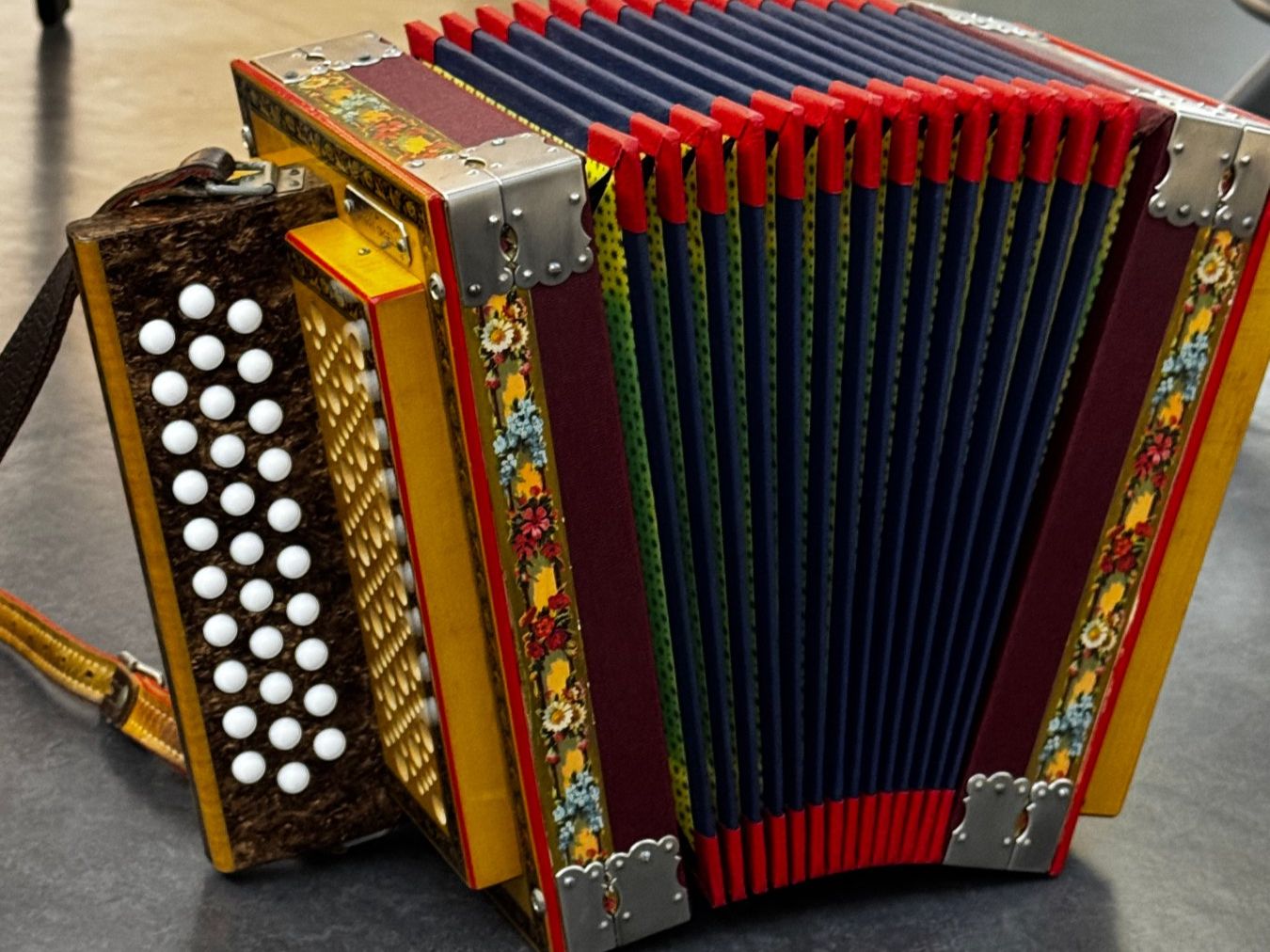 Strumenti musicali: Spörri Schwyzerörgeli, mit Koffer, JG 1981 – Usato da Baar venduto da qsi2005 5
