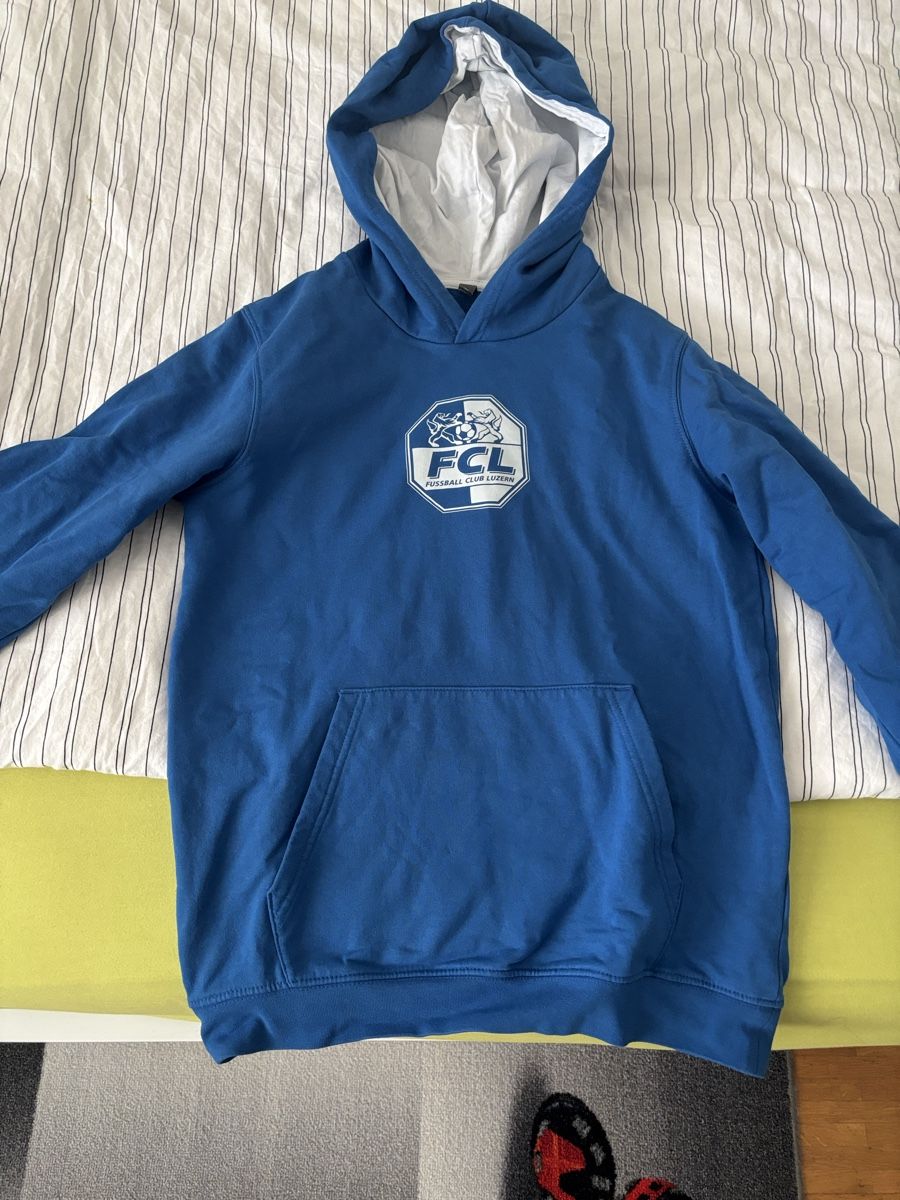 Pullover & Sweatshirts: Kapuzenpullover FCL ca Gr. 152/158 – Gebraucht aus Kriens von Schrimsly82