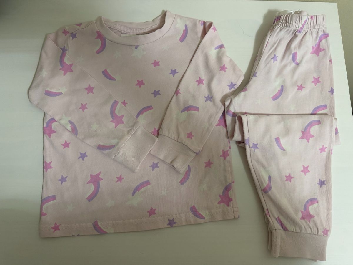 Pyjamas & Ähnliches: Mädchen Pyjmas – Gebraucht aus Basel von Su.el