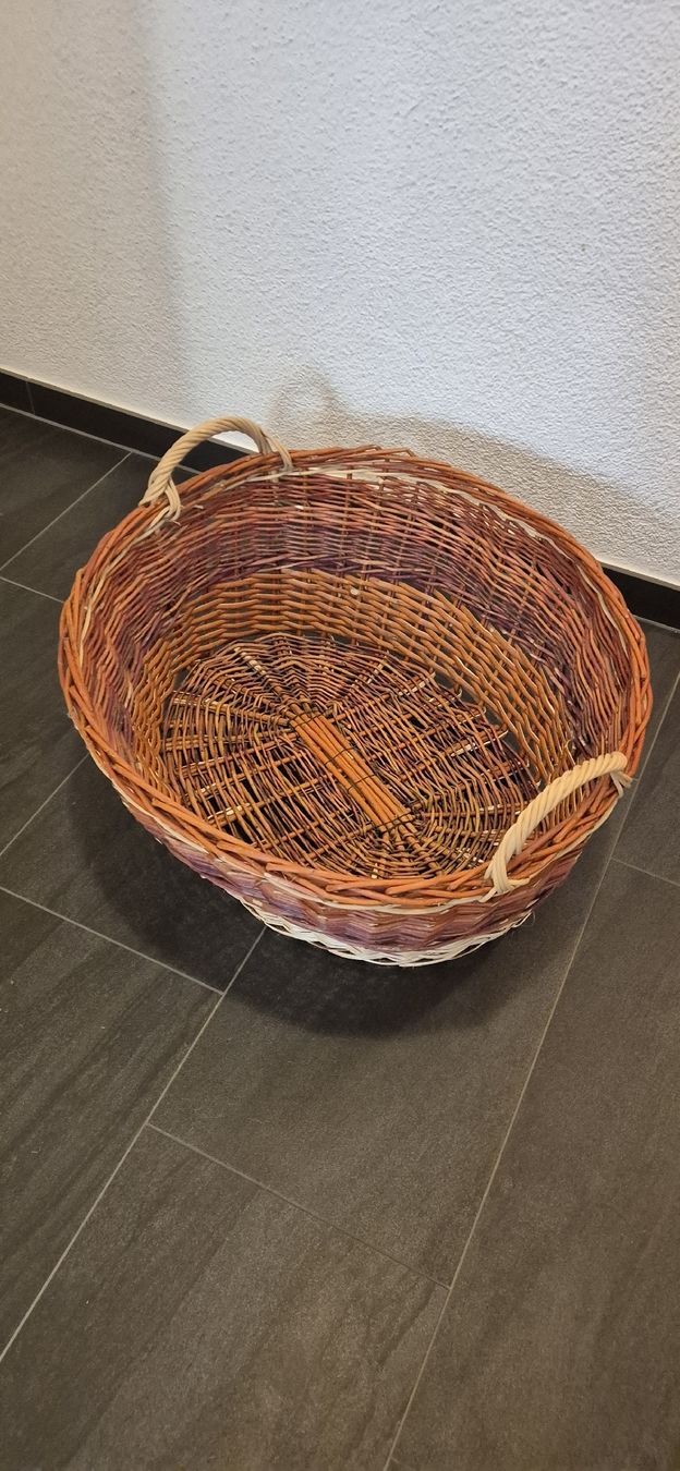 Sonstiges für Haushalt & Wohnen: Wunderschöner grosser edler Flechtkorb ca 50cm Durchmesser – Gebraucht aus Schafisheim von LittleZwerg 1
