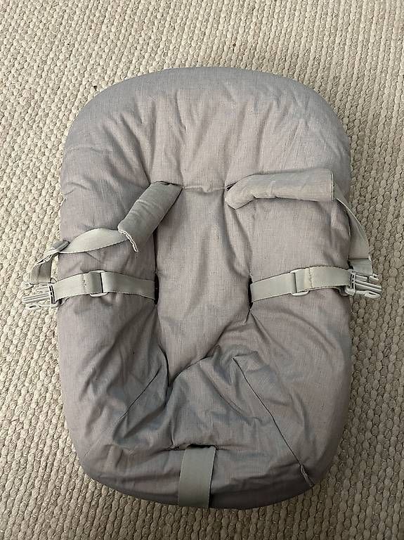 Stokke Chaises hautes: Stokke Trip Trap Newborn Schale – D'occasion à Schüpfen par mbern09