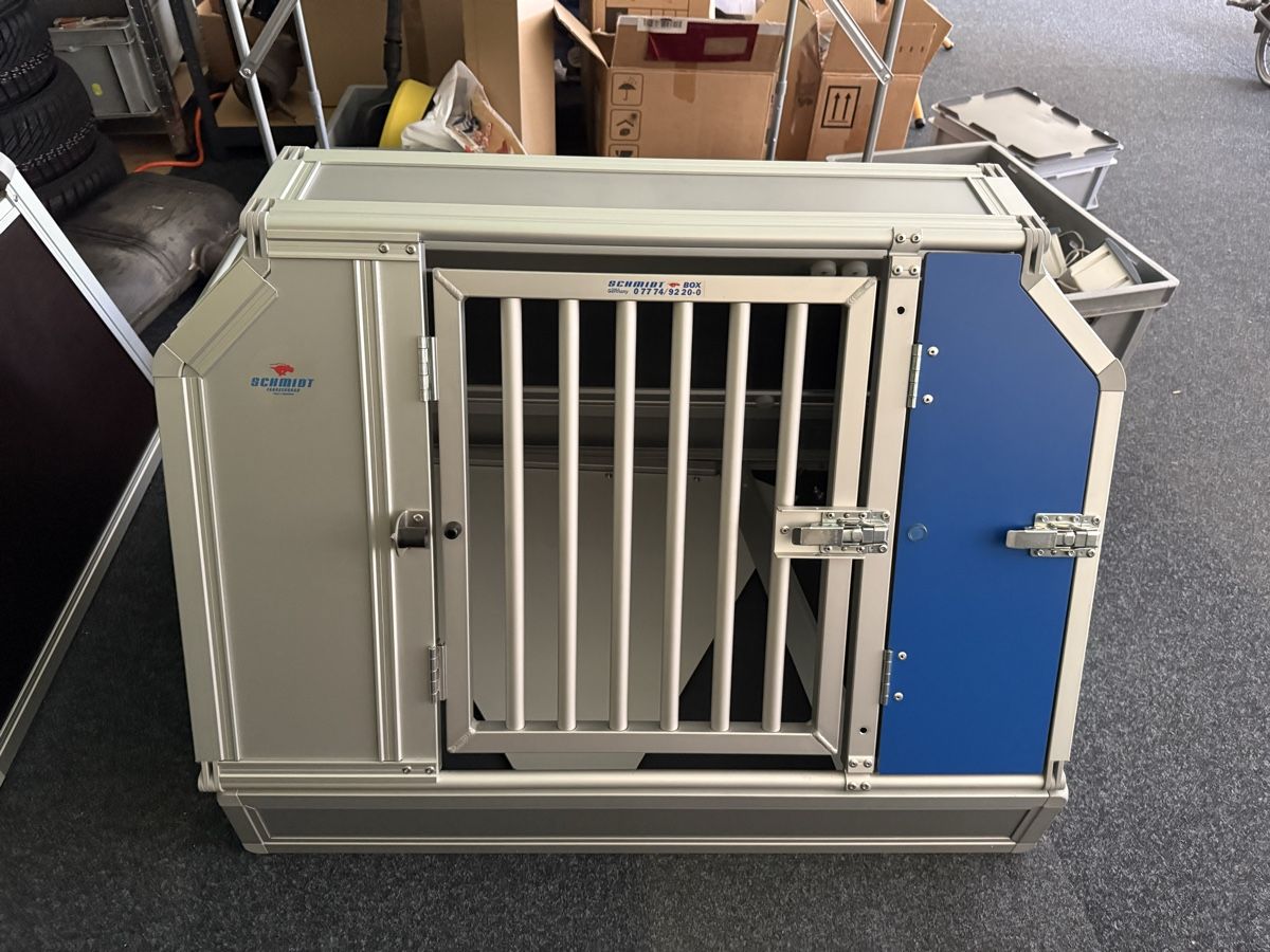 Käfige, Transport & Sicherheit: Aluminium Hundebox Cupra Formentor – Neu (gemäss Beschreibung) aus Spiez von RS-inti