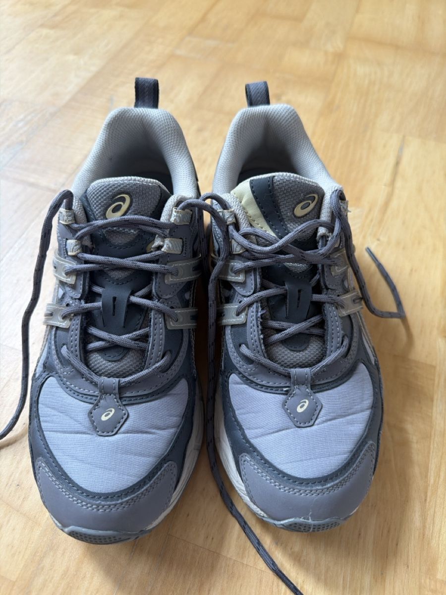 Asics Chaussures hommes:     ASICS GEL-NYC Utility – D'occasion à Urnäsch par _._naomi_._
