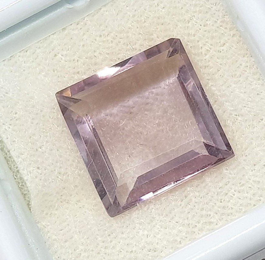 Pietre preziose: 1x Améthyste 11x11 mm - Valeur 60.- Fr – Nuovo (secondo la descrizione) da Grimisuat venduto da Valgem 1