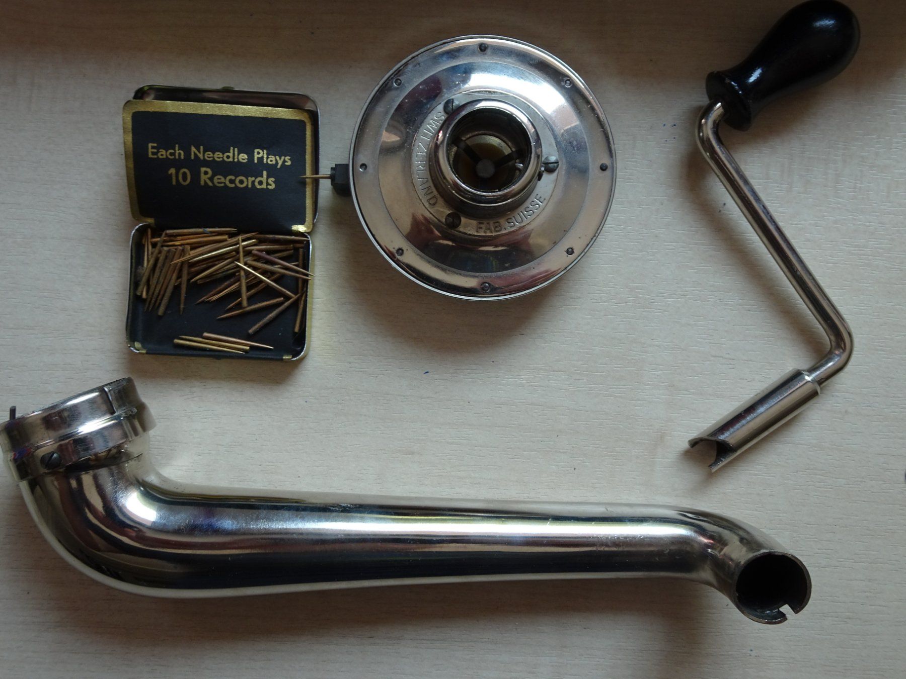 Thorens Giradischi: Mini Grammophon Thorens Excelda Plattenspieler Schellack – Usato da Goldswil b. Interlaken venduto da troedlermarkt-goldsw 5
