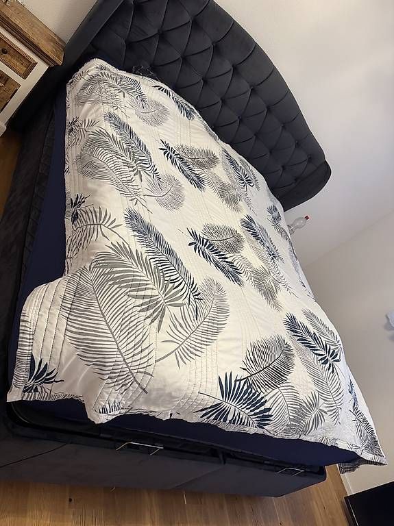 Decken: Tagesdecke 200x220cm – Gebraucht aus Oberbüren von dijbdn