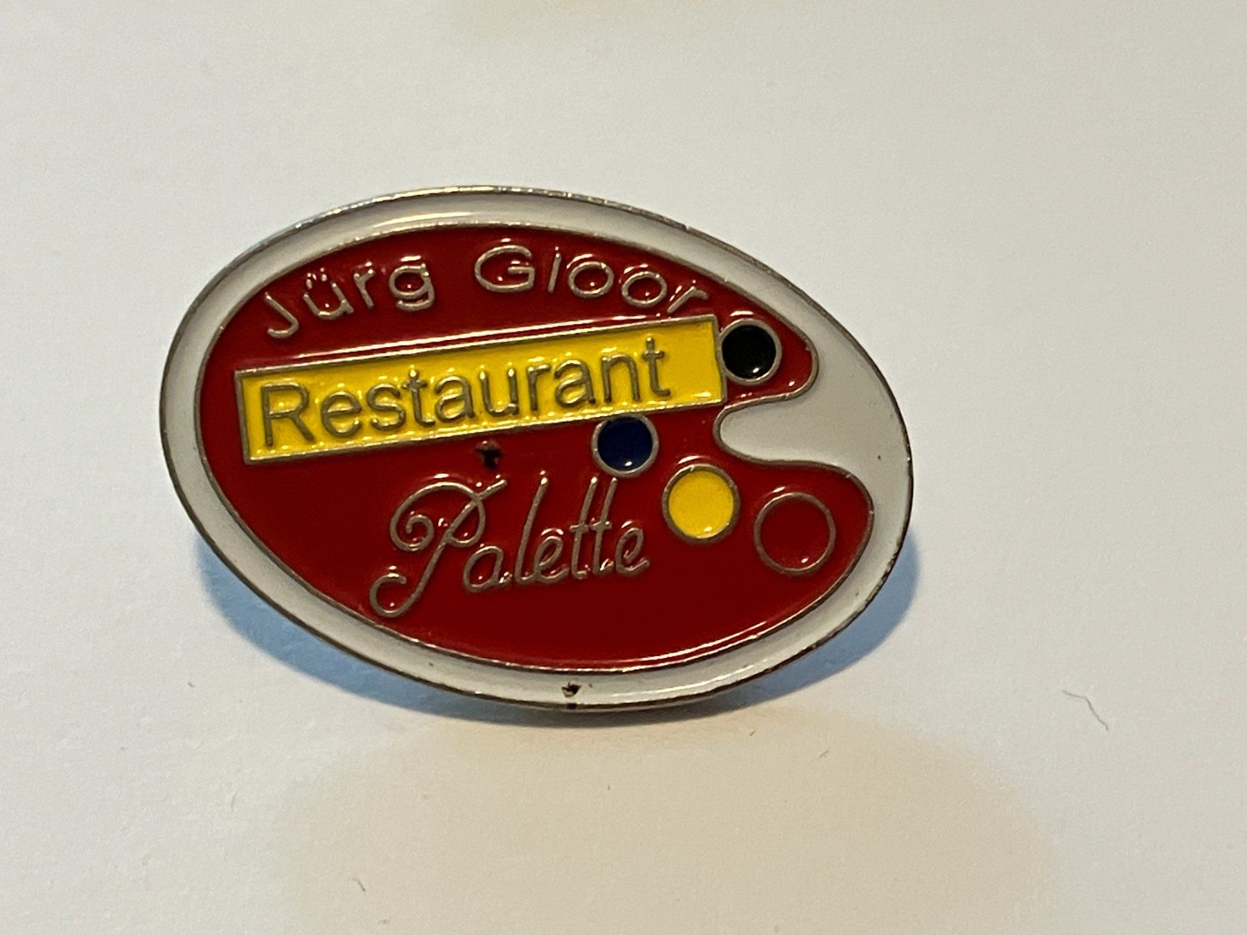 Plaketten & Abzeichen: 1 Pin Restaurant Palette Jürg Gloor – Gebraucht aus Basel von djwwpp