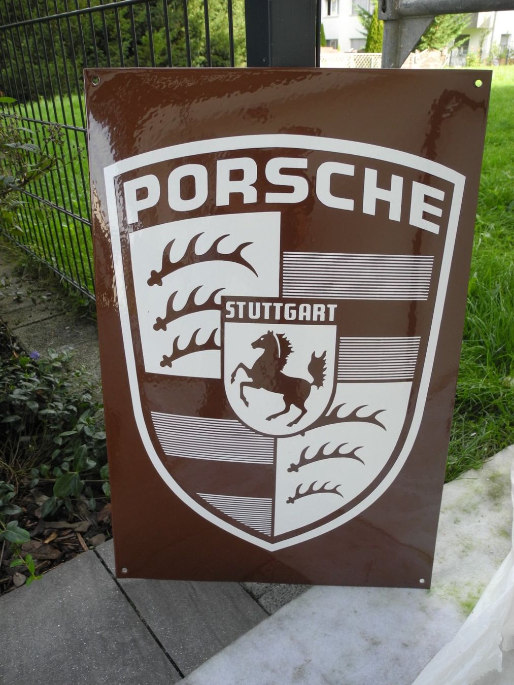 Porsche Schilder: GROSSES PORSCHE EMAILSCHILD – Neu (gemäss Beschreibung) aus Reinach AG von Huckleberrysix