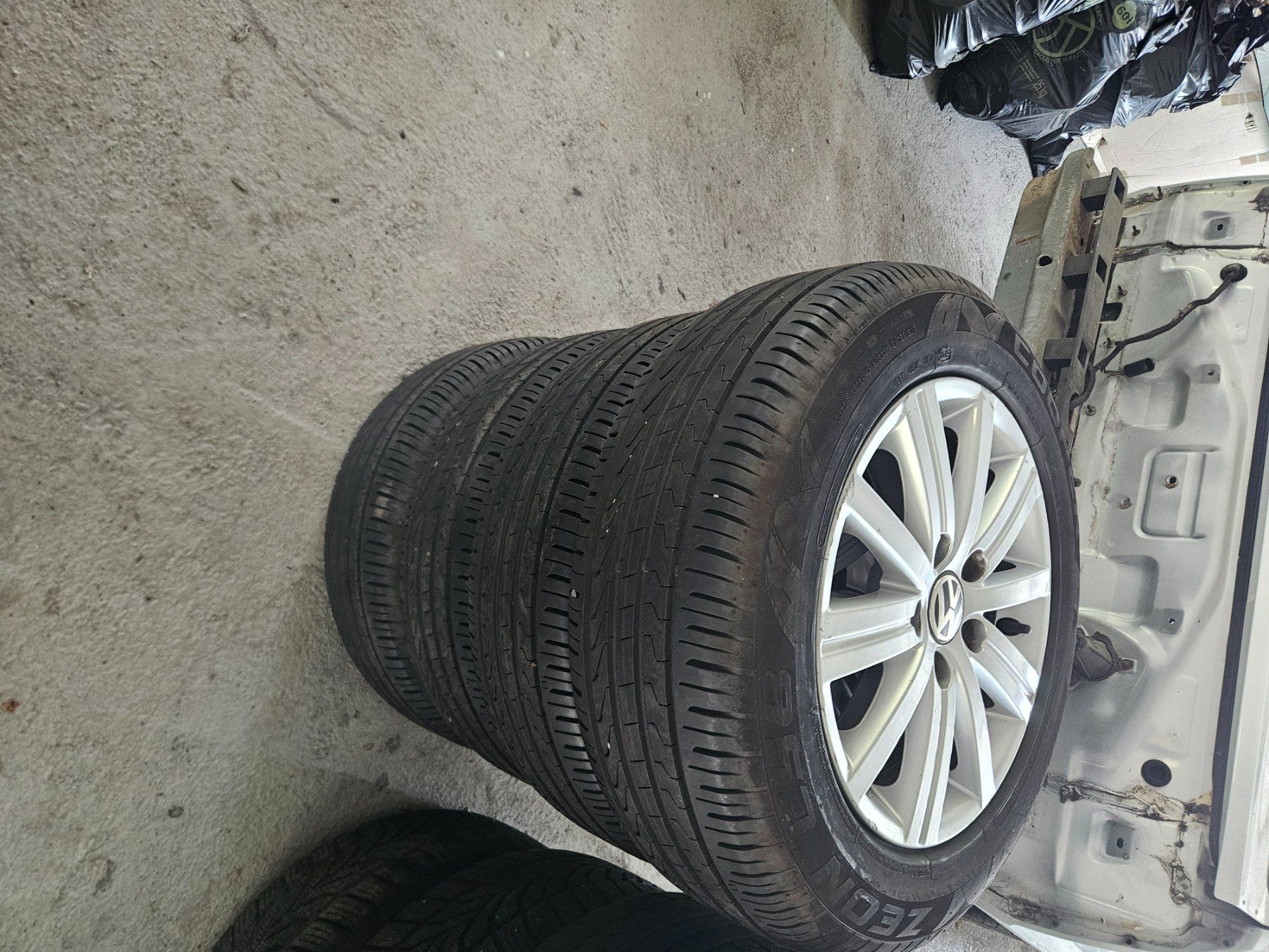 Volkswagen Pneus & Roues: Vende roue de VW Golf – D'occasion à Villeneuve VD par Halil_ 7