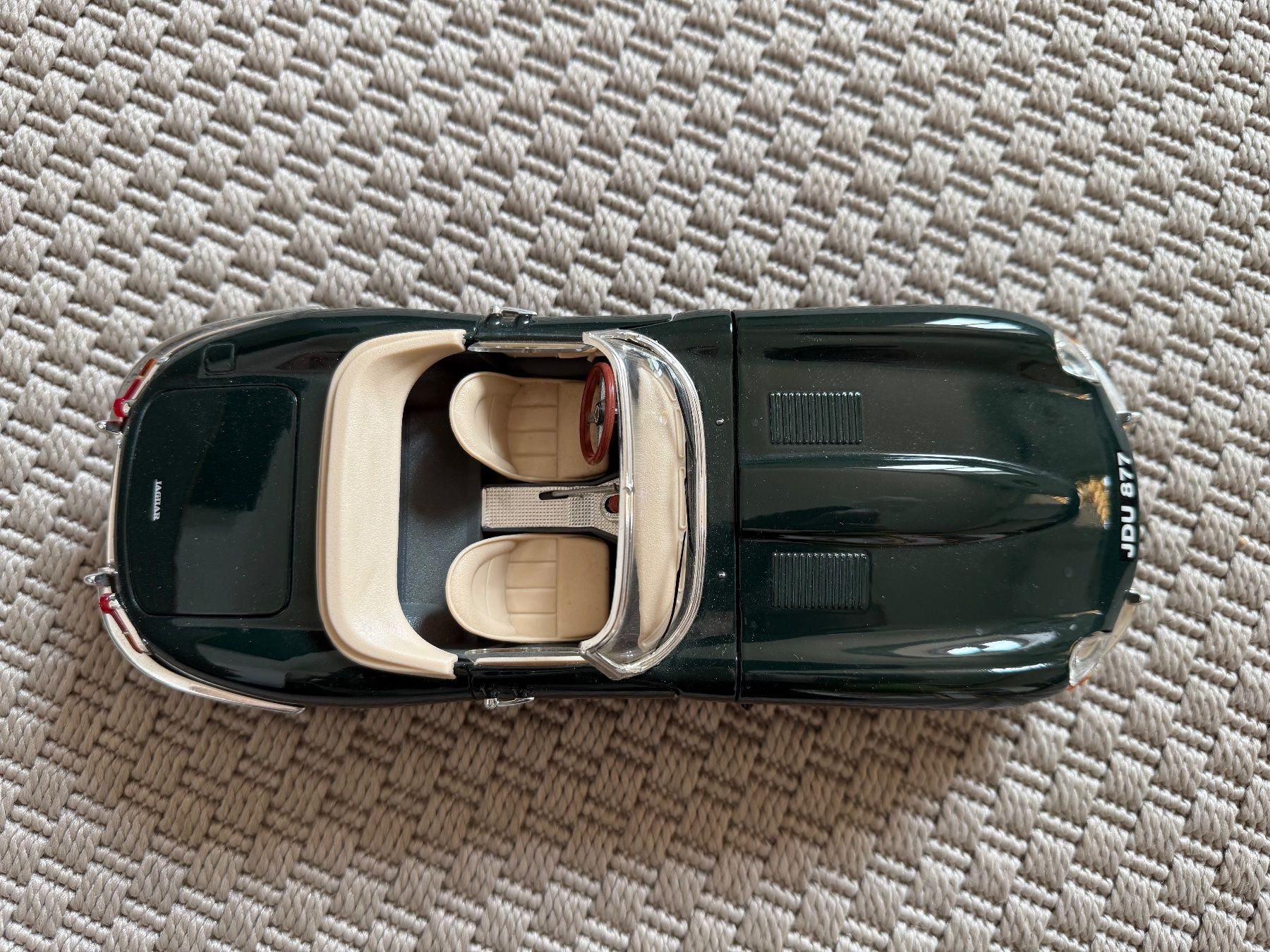 Bburago Modellini d'auto: Jaguar - E Type - 1961 - Bburago 1/18 – Usato da Epesses venduto da genfersee 6