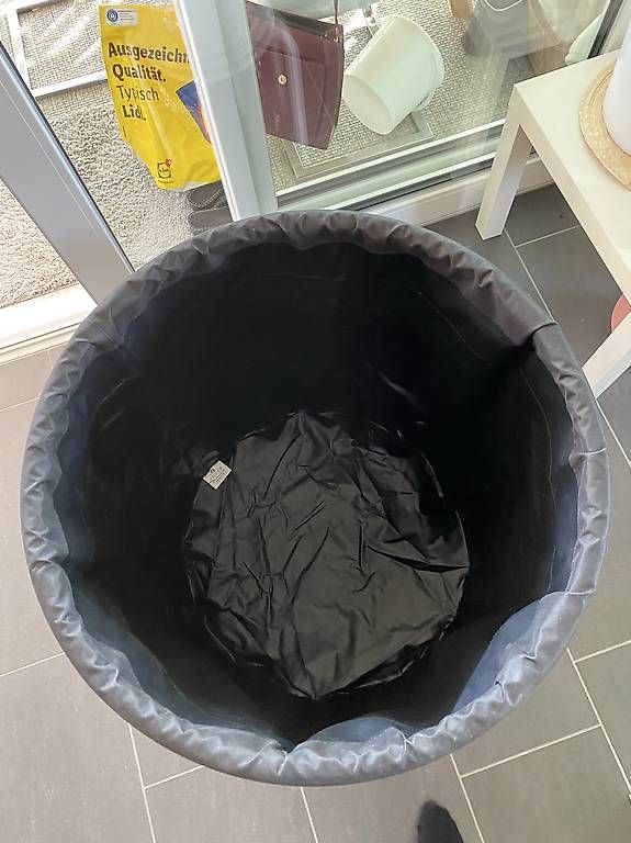 Wäschekörbe: Wäschekorb auf Rollen – Gebraucht aus Arbon von bea_c627 1