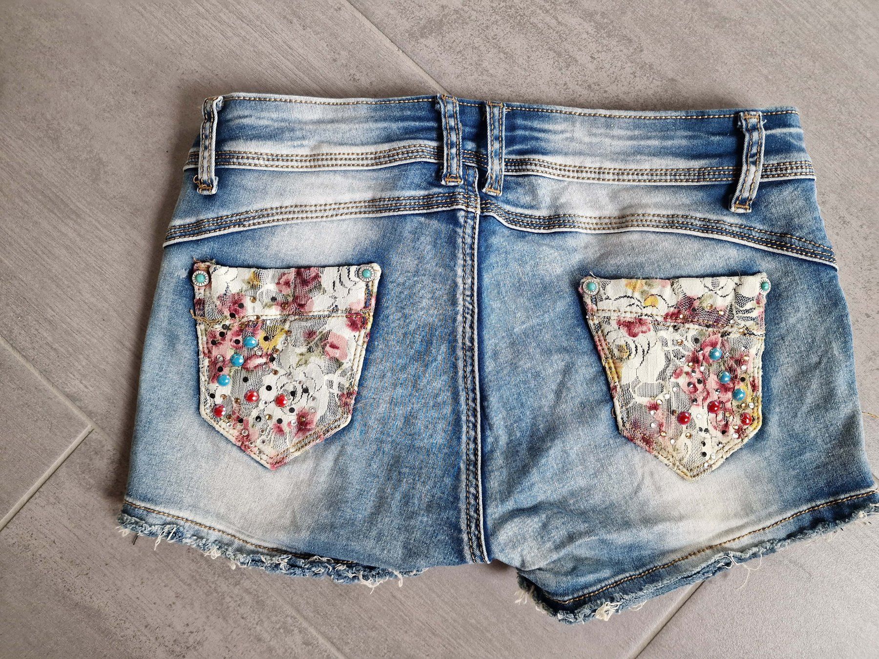 Jeans: Hot Pants Nevis Fashion – Usato da Wil  AG venduto da Kfloh 1