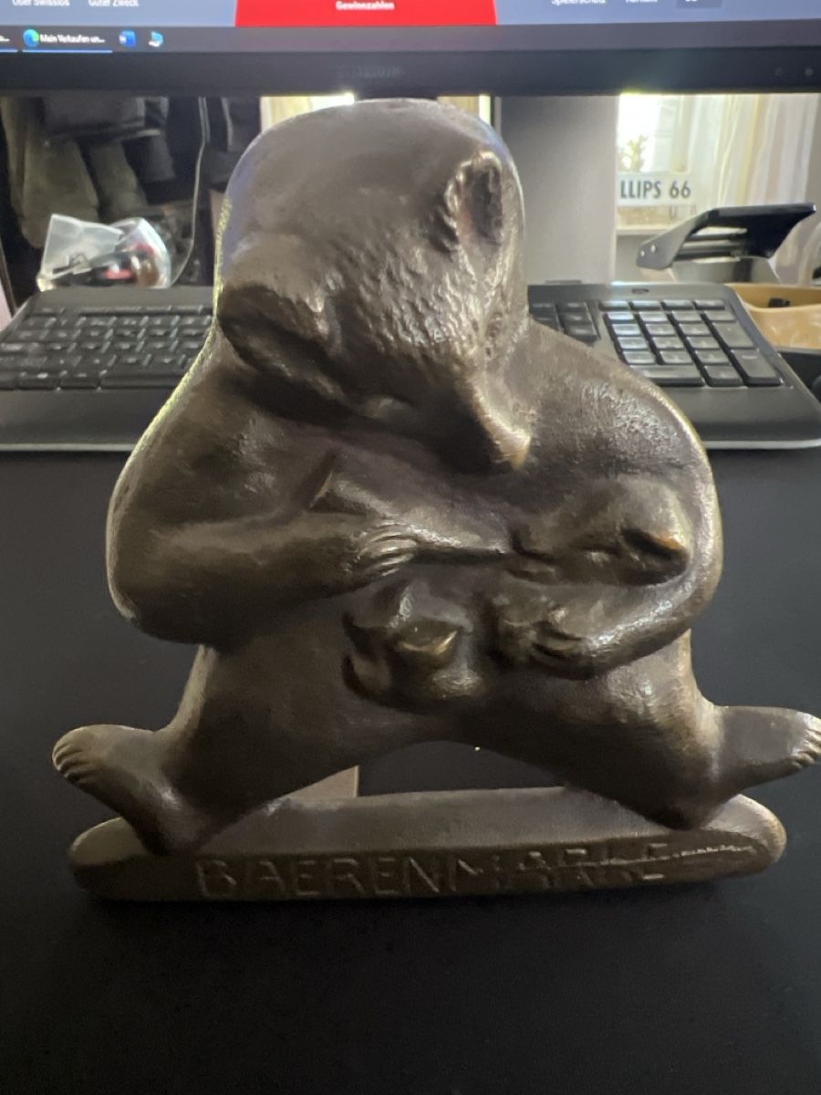 Skulpturen & Statuen: Antiker Eisenguss Bärenmarke Austeller – Gebraucht aus Mellingen von Oelquelle