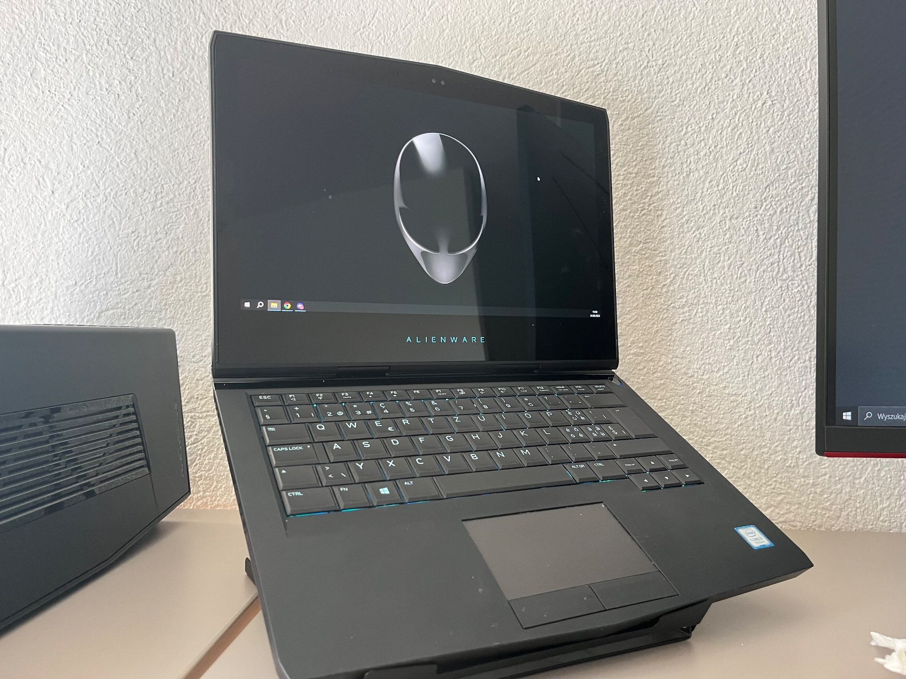 Alienware Notebooks: Alienware R3 13 / 32gb RAM / UHD / GTX 1060 – Gebraucht aus Zug von  1