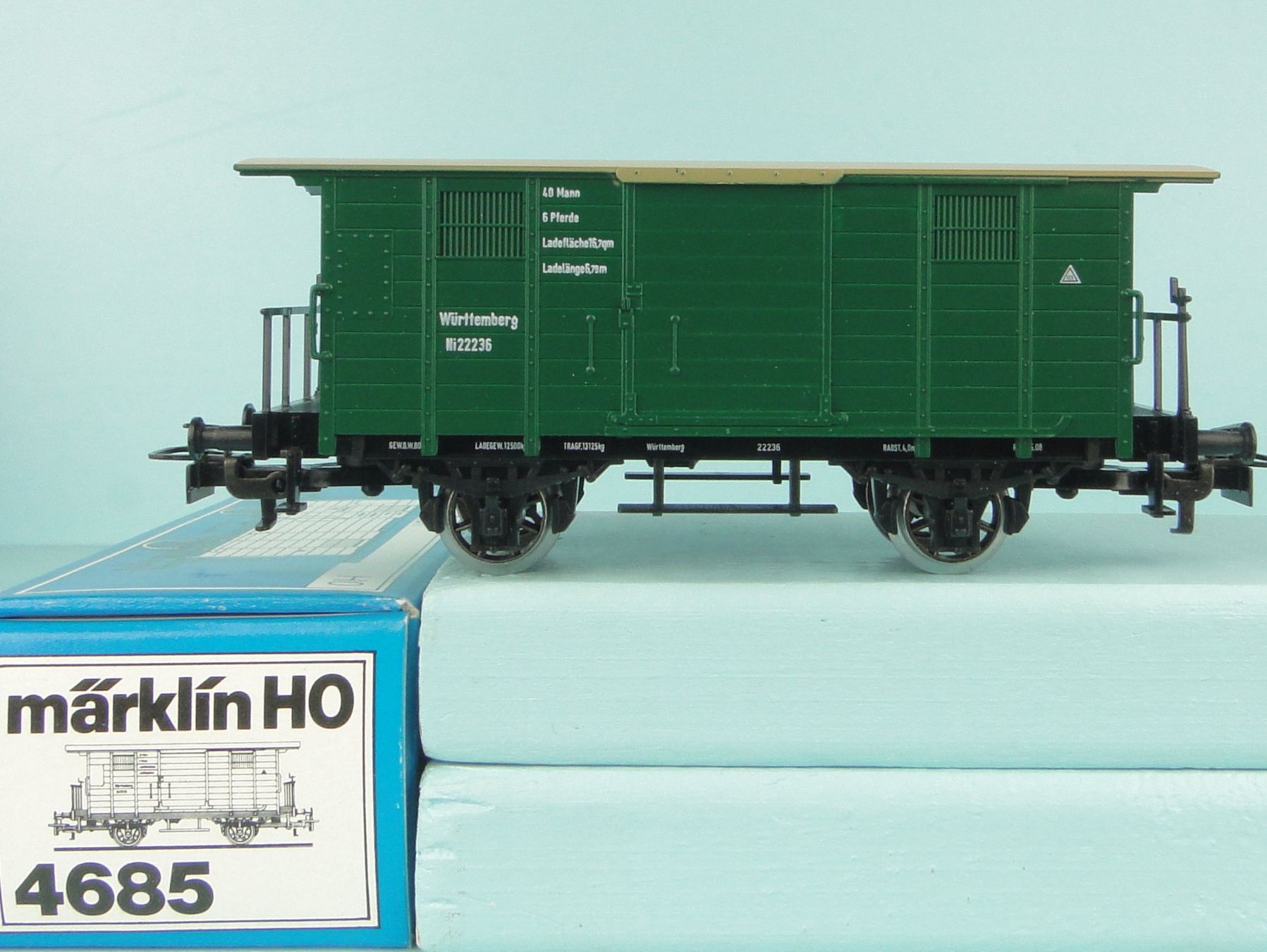 Märklin Modellini di ferrovie: Märklin 4685 Gedeckter Güterwagen – Usato da Bülach venduto da cann11