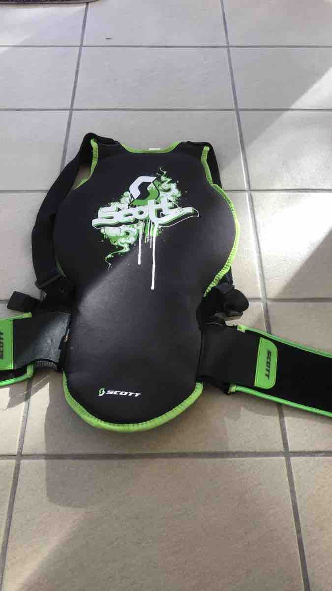 Protezioni & Imbottiture: Scott Back Protector for Children, Like New – Nuovo (secondo la descrizione) da Baltschieder venduto da Miumiu21