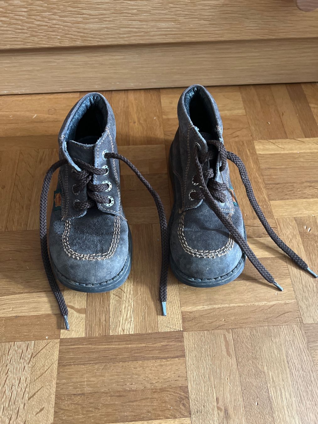 Scarpe per ragazzi: Kinder Leder Stiefel braun Grösse 29 – Usato da Basel venduto da friceberg2
