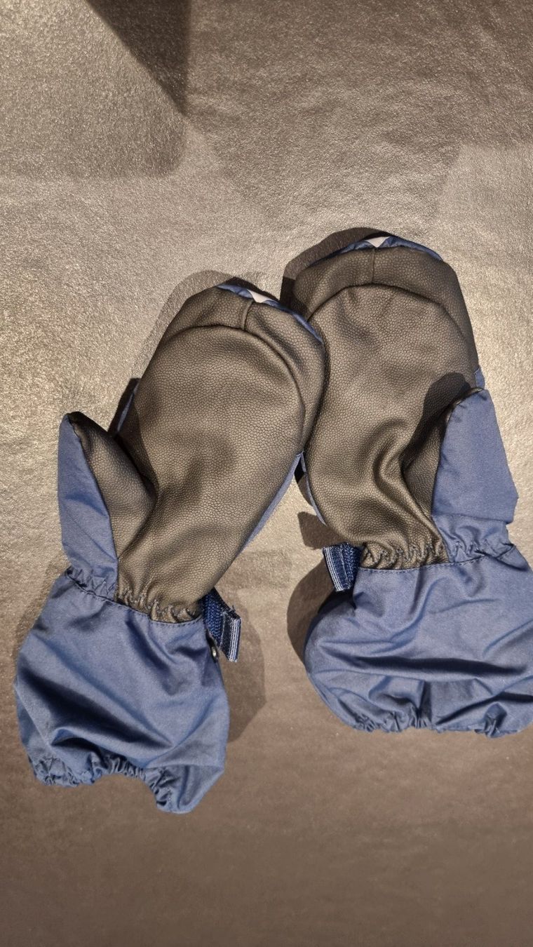 Kinderhandschuhe: Winterhandschuhe/ Fäustlinge, 122/128 – Gebraucht aus Buttikon SZ von Limo180 1