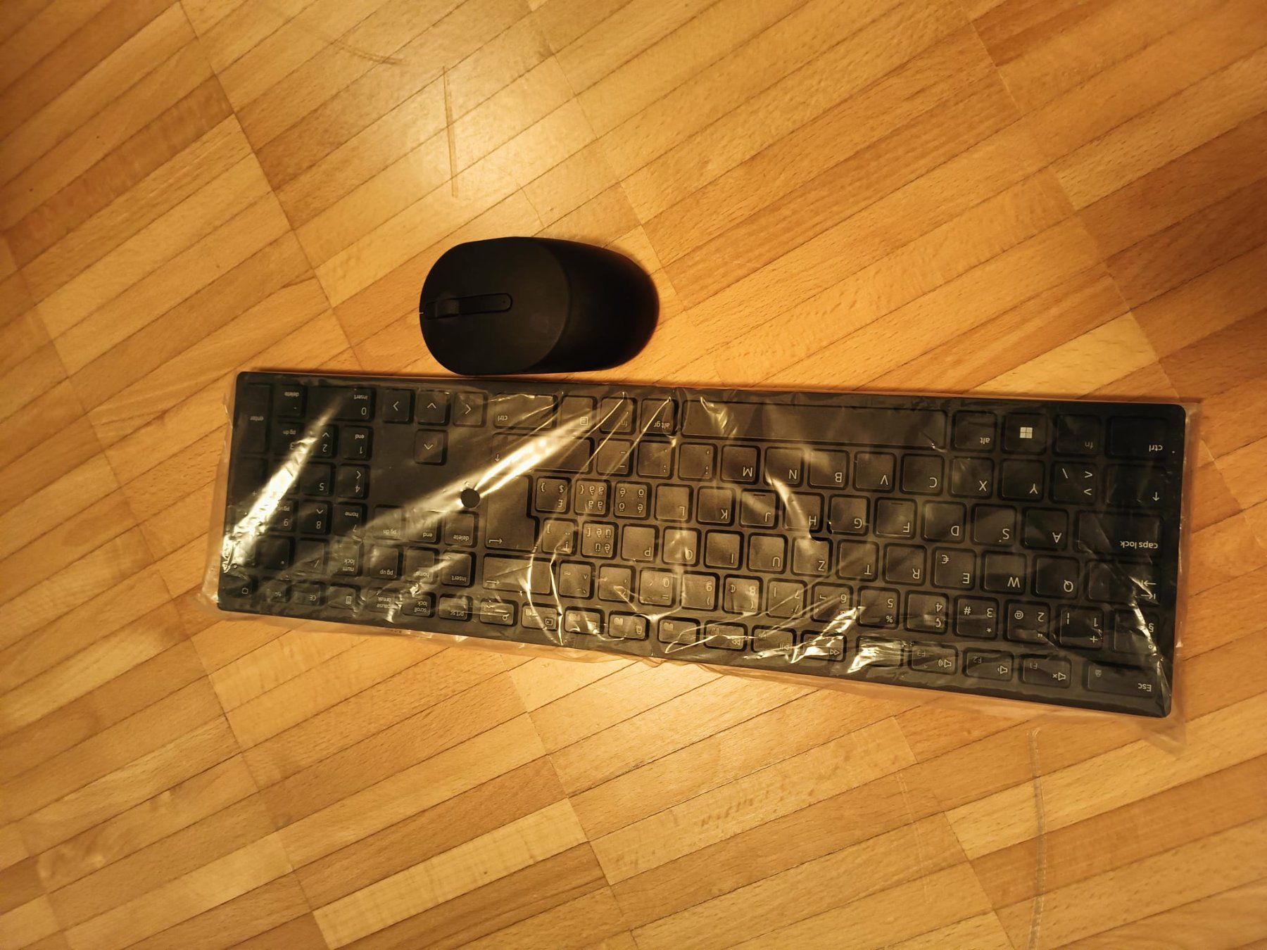 Dell Tastiere: Dell KM5221W Pro - Wireless Keyboard & Mouse – Nuovo (secondo la descrizione) da Aarau venduto da Dagama7
