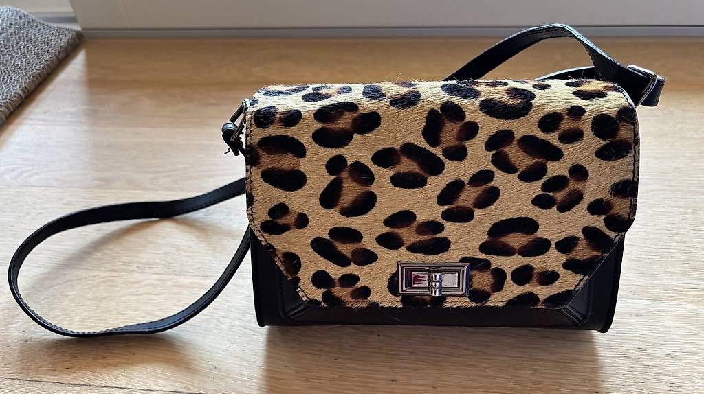 Sacs femmes: Leoprint Handtasche – D'occasion à St. Gallen par sunleister