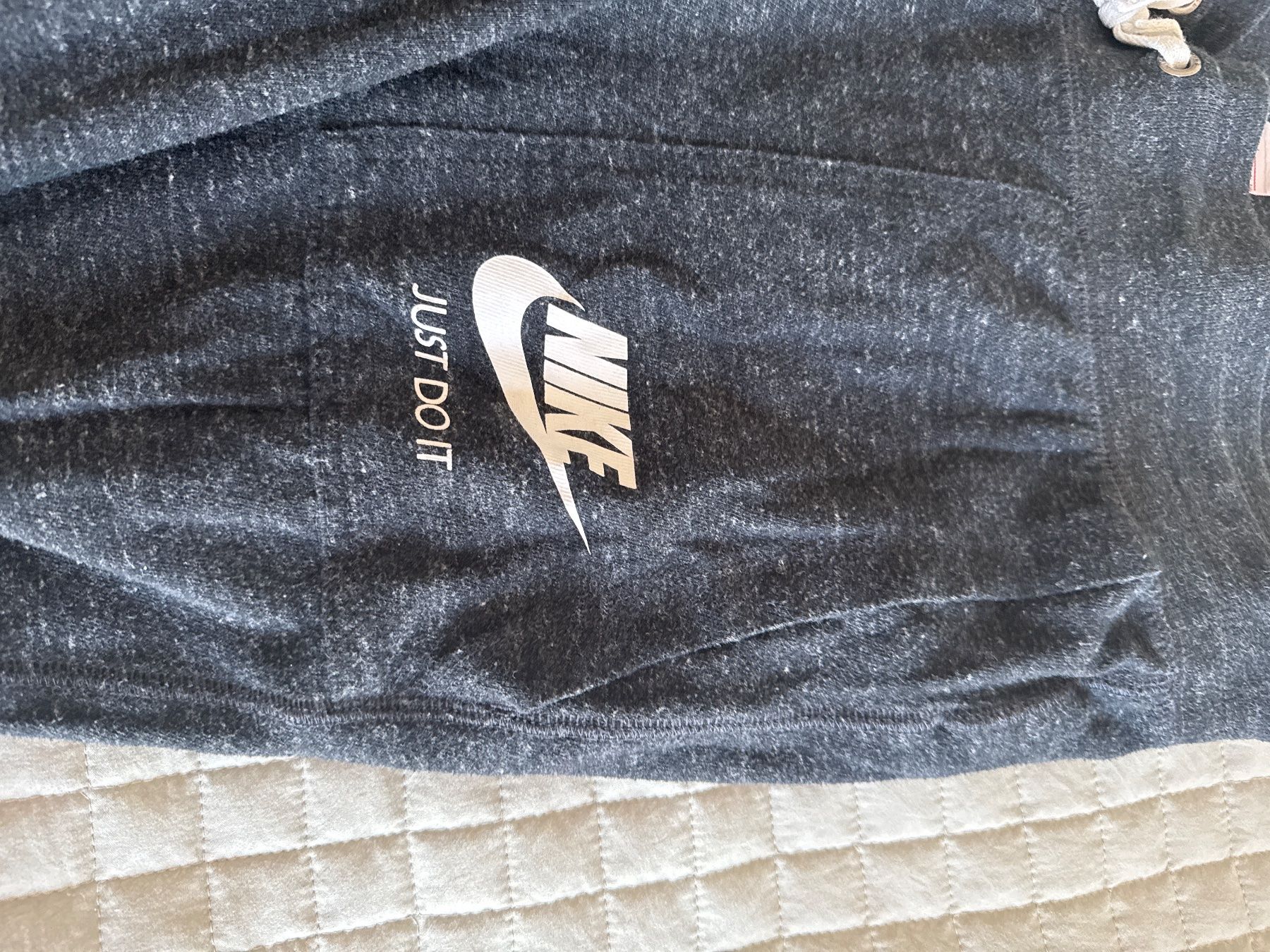 Nike Pantaloni: Jogging Nike m – Usato da Fribourg venduto da ksu_65bh 1