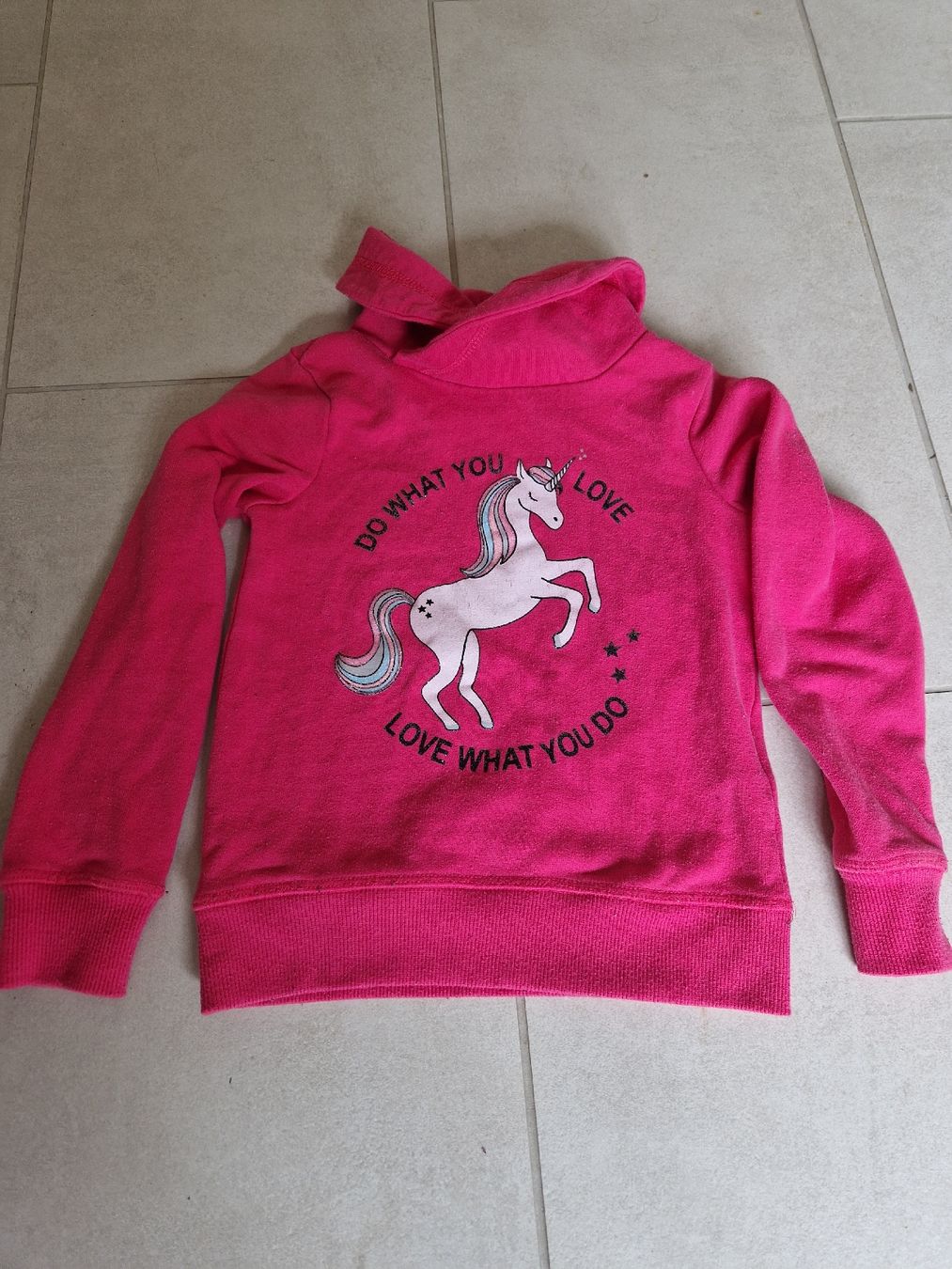 Maglioni & Felpe: Pullover, Gr. 122, Einhorn-Motiv, Glitzer Sweatshirt – Usato da Arlesheim venduto da Vera6