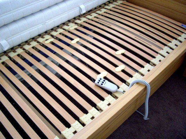 Lits: Schlafzimmer Doppelbett – D'occasion à Amriswil par lindenmannkia 3