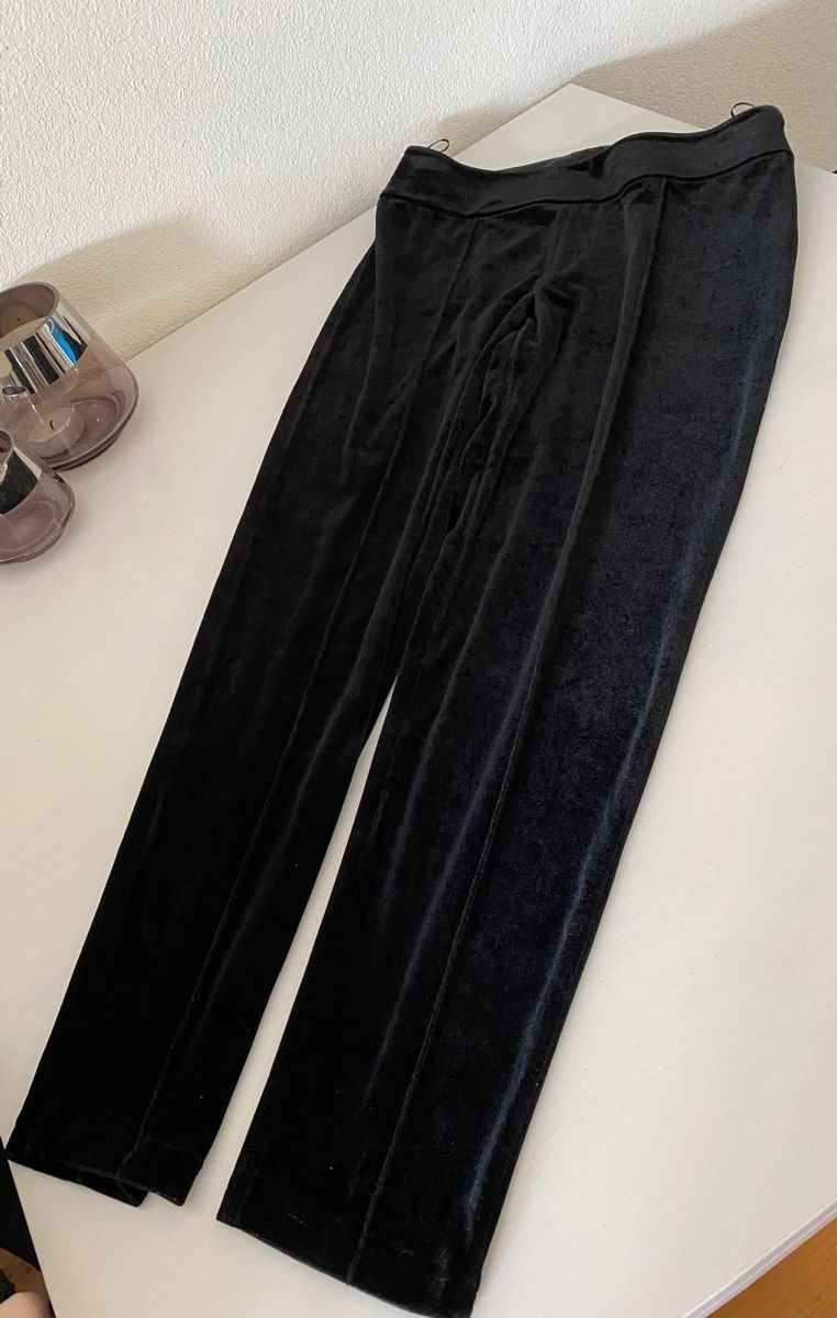 Armani Pantalons: Samthose Giorgio Armani 36 (It. 40) – D'occasion à Oberglatt ZH par jul_nhy7 1