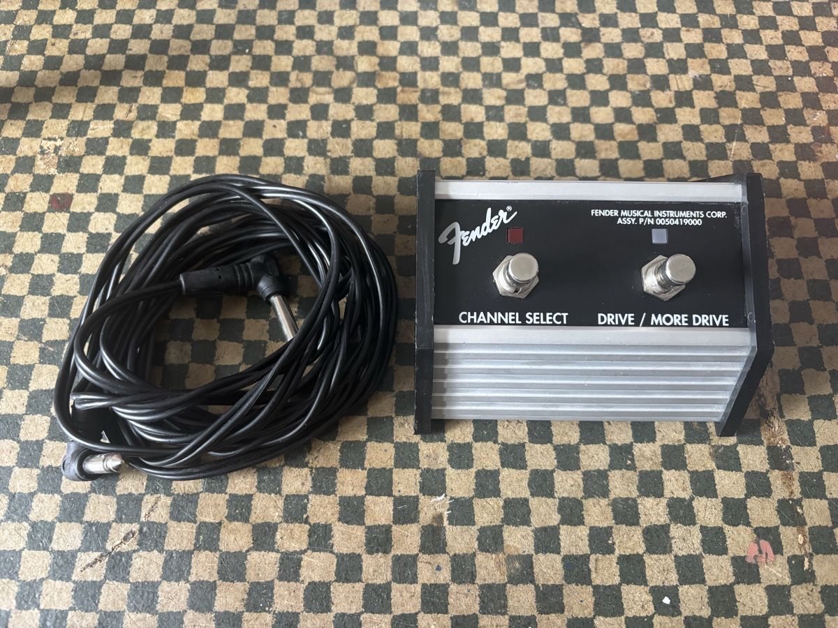 Fender Strumenti musicali: Fender Footswitch  mit Kabel – Usato da Triesenberg venduto da gernewieder9497