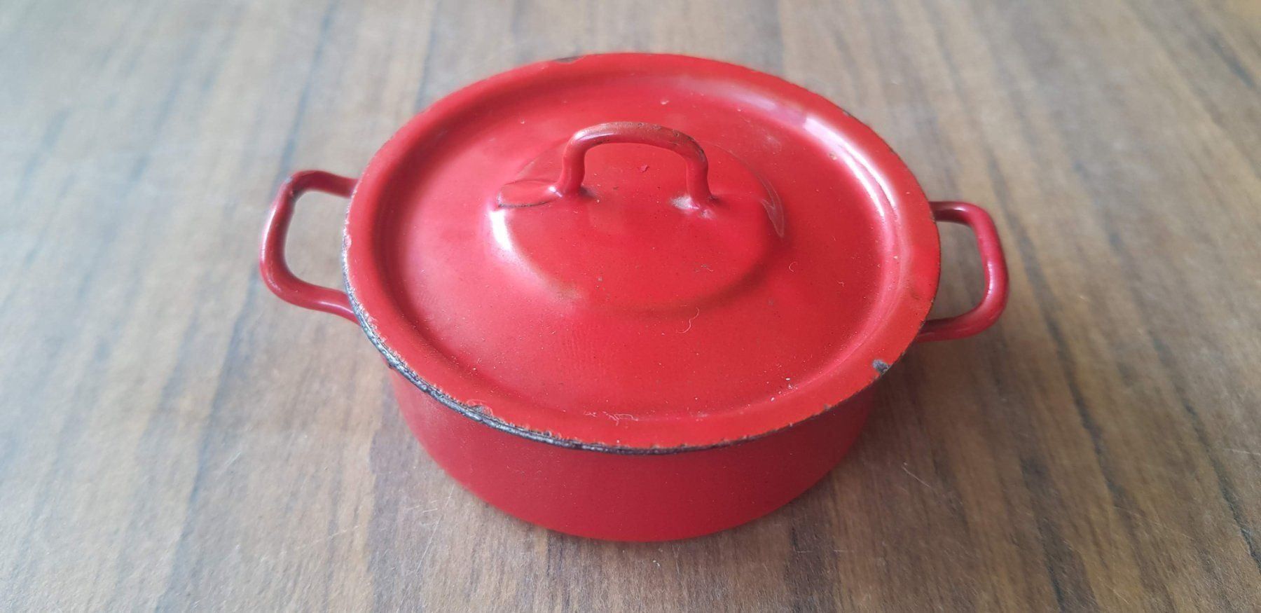 Giocattoli: Puppenstube Topf Emaille rot antik – Usato da Mörschwil venduto da antiksalon 5