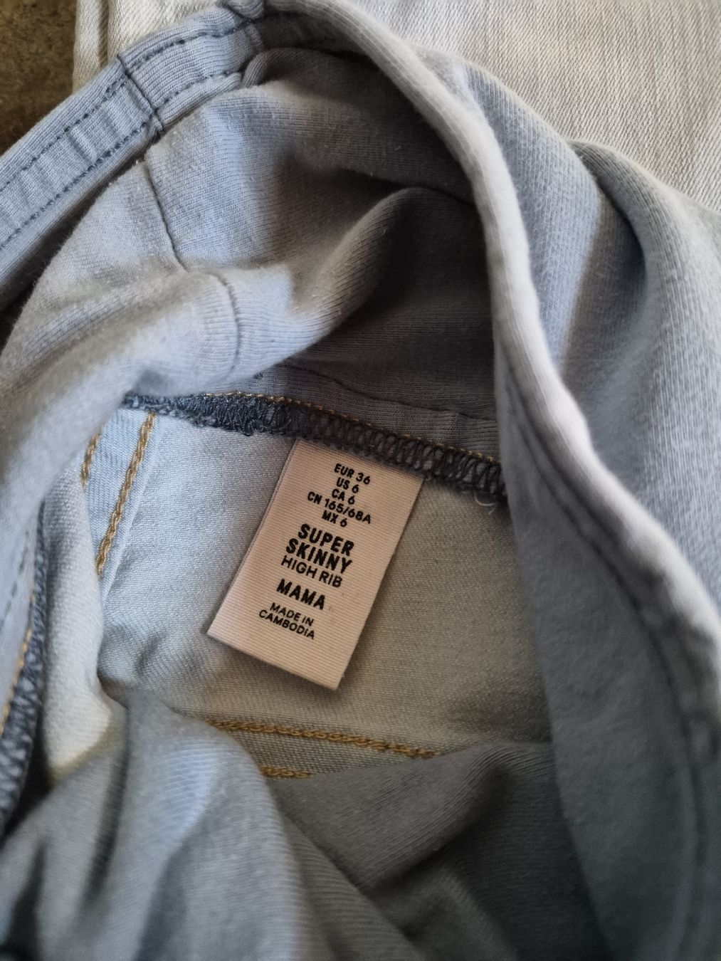 H&M Jeans: Umstandshose Mama Gr 36 H&M hellblau – Usato da Felsberg venduto da reb_9rpn 1