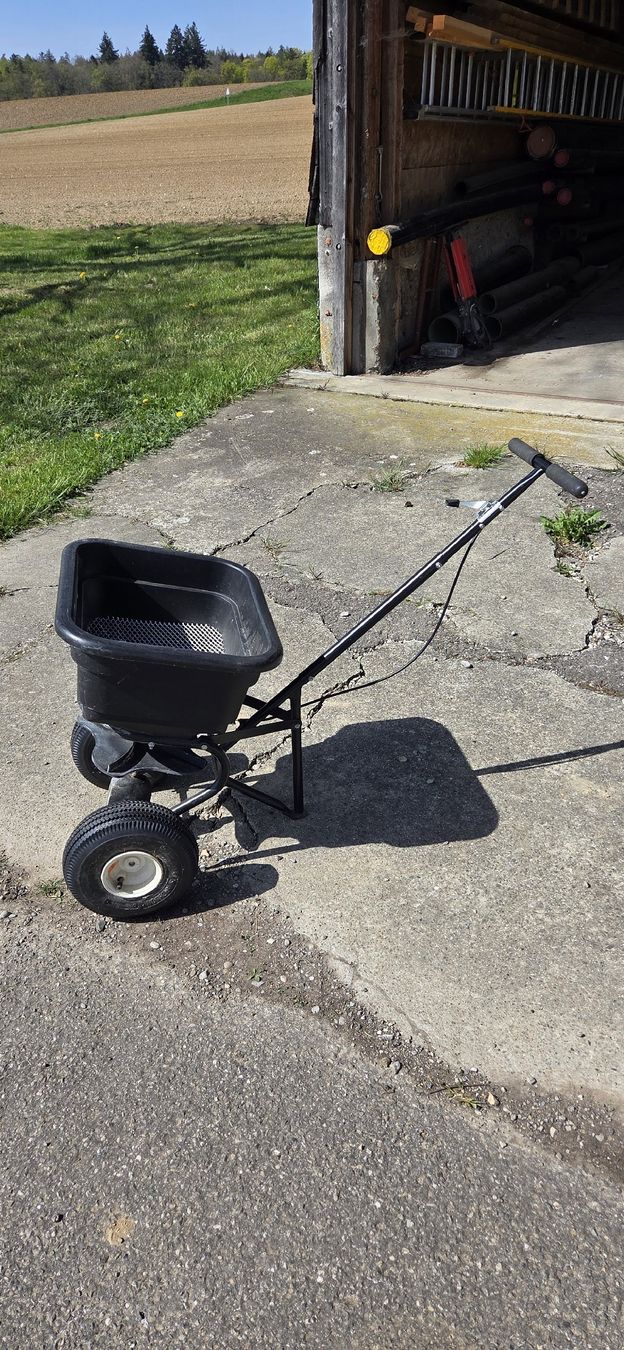 Altro in Utensili da giardino: Streuwagen – Usato da Trüllikon venduto da Haemmerli02