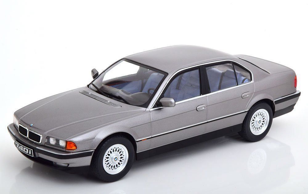 BMW Modellautos: BMW 740i E38 Phase I 1994-1998 grau met. – Neu und originalverpackt aus Gerlafingen von espero88