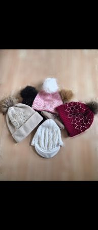 Warme Wintermützen  mit Bommel,Alles zusammen