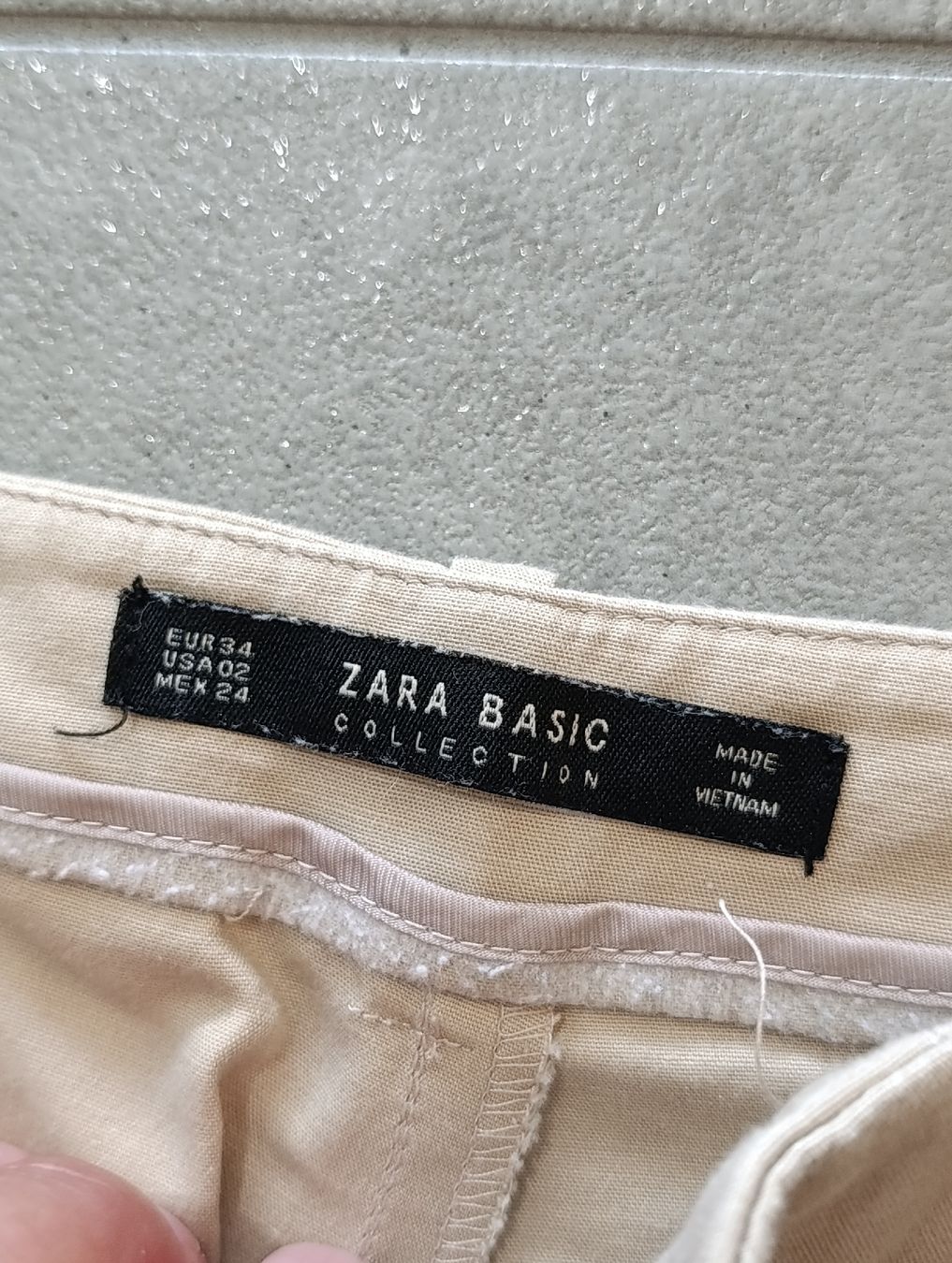 Zara Pantaloni: Zara Basic Chinos Beige Grösse 34 guter Zustand – Usato da Domat/Ems venduto da Lorand_ 3