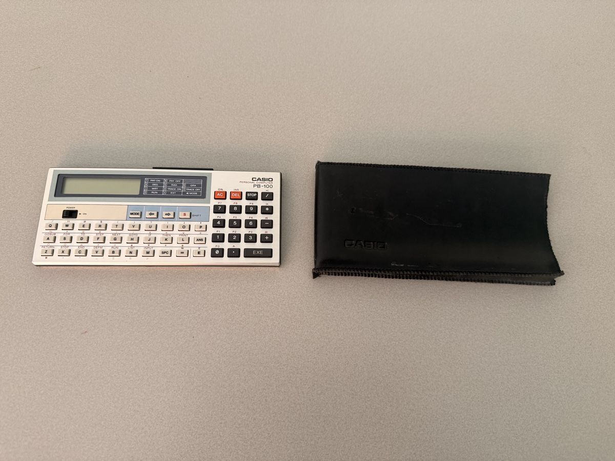 Casio Calcolatrici tascabili: Casio PB-100 Personal Computer Vintage Pocket Computer – Nuovo (secondo la descrizione) da Reinach BL venduto da Rushkatie