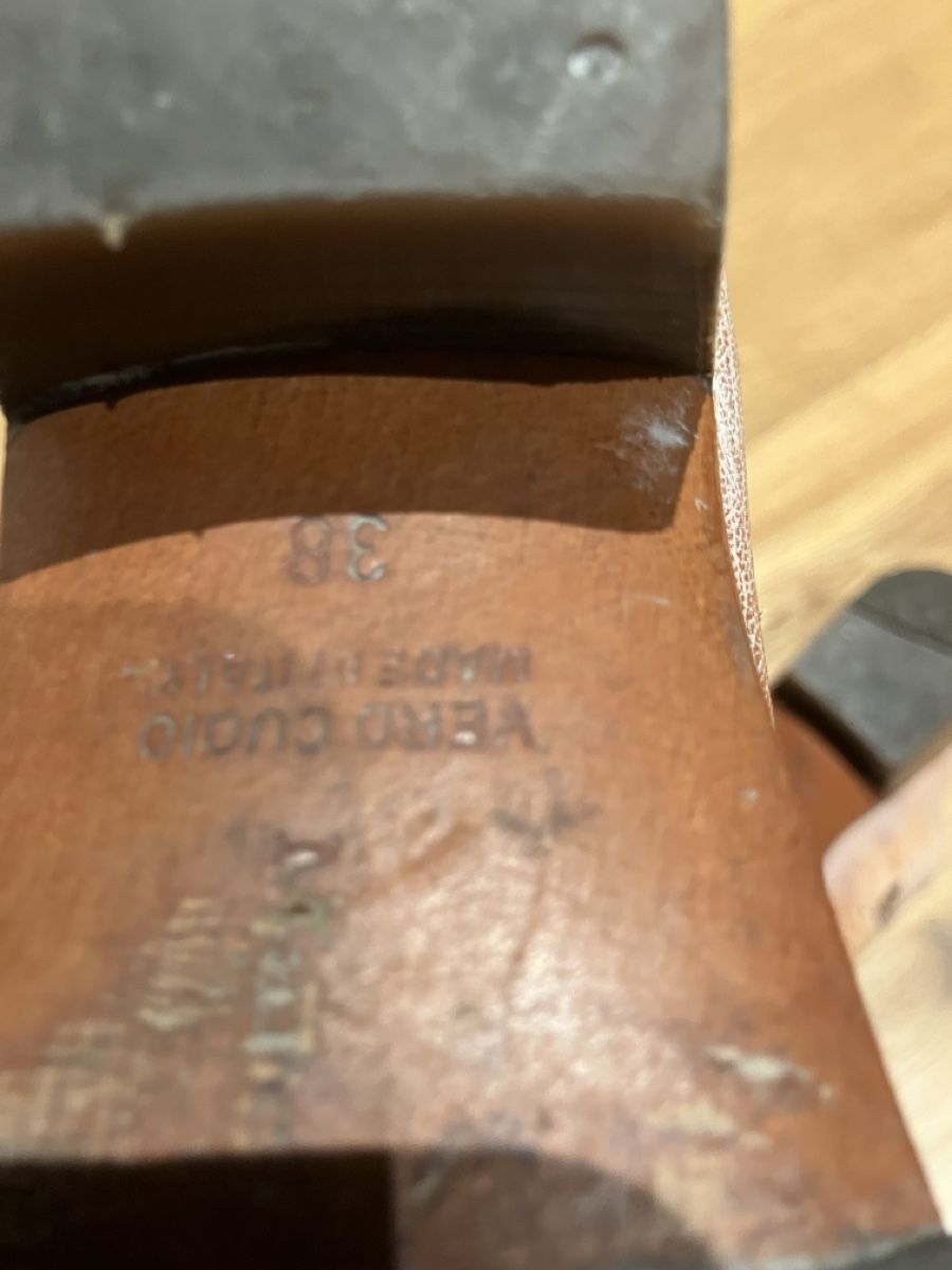 Chaussures femmes: Schuh – D'occasion à Moleson-s-Gruyeres par Mosaikplastik 2
