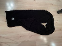 flauschiger UGG Schal